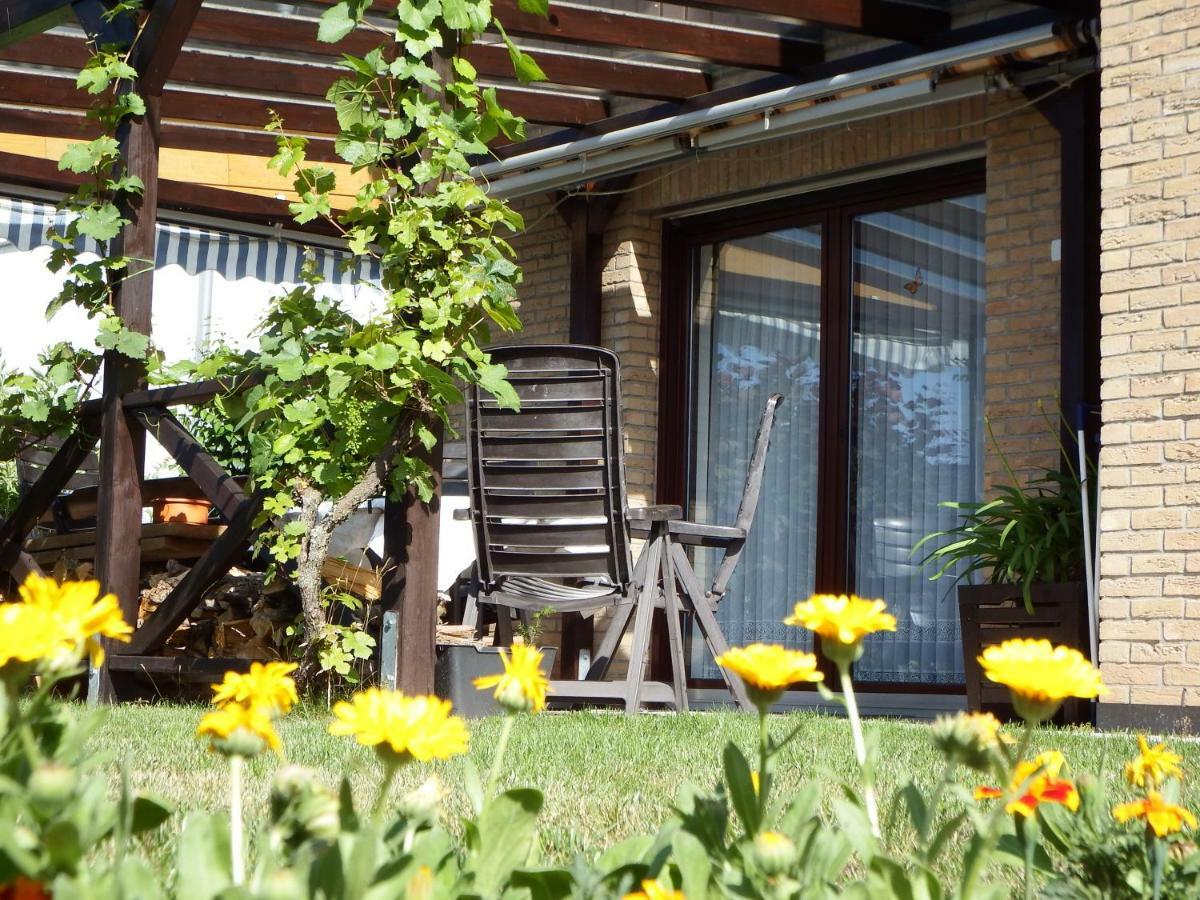 Nette Ferienwohnung Mit Eigenem Eingang Und Sonnenterrasse Idstein Esterno foto